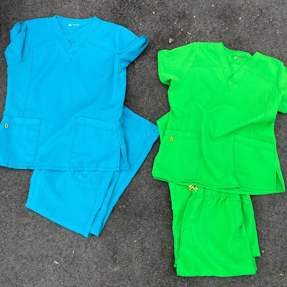 Women’s Scrubs